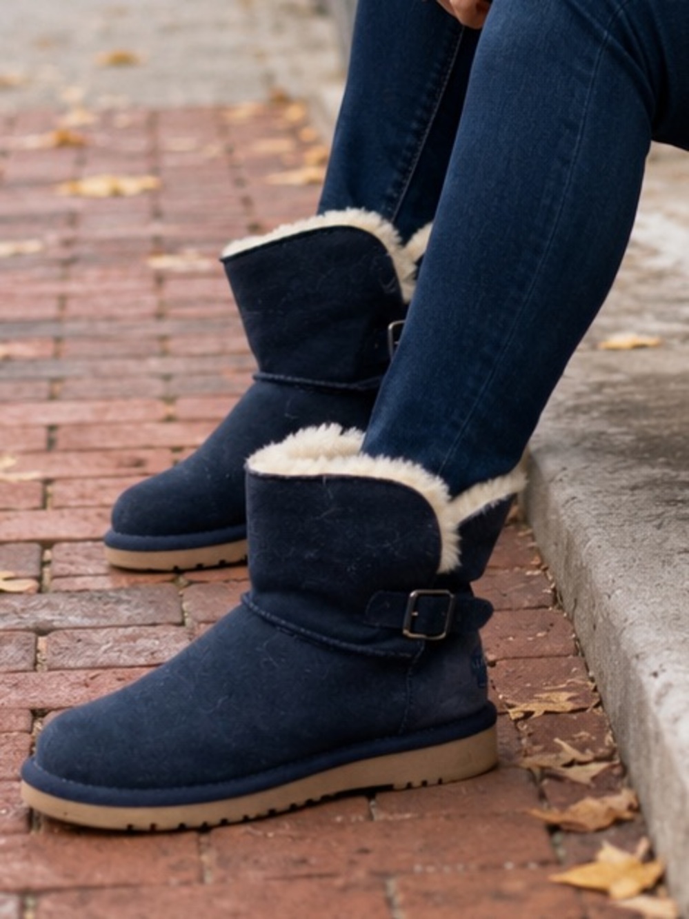 Koolaburra by UGG Remley Mini Insignia Blue Suede Boots Women’s 6
